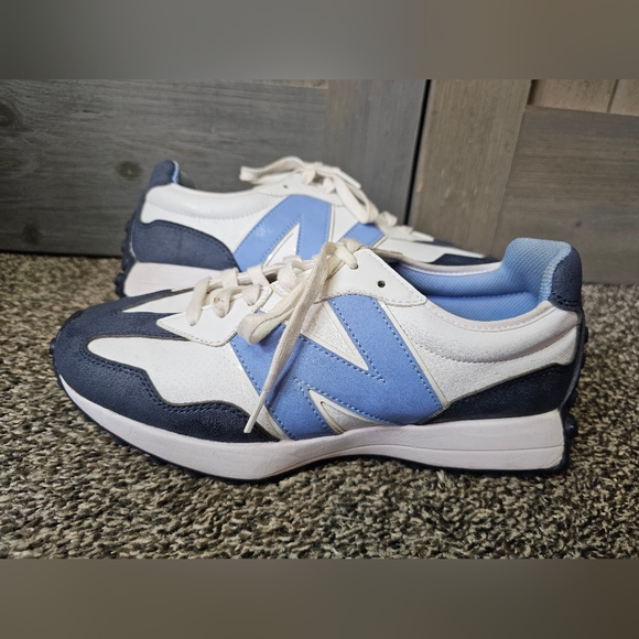 New Balance Shoes - Women's New Balance Shoes sz 10